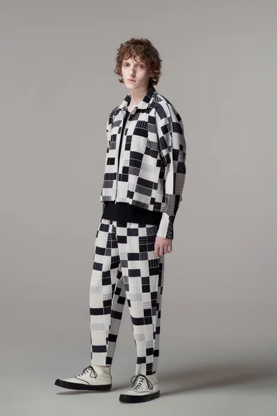 Look 18